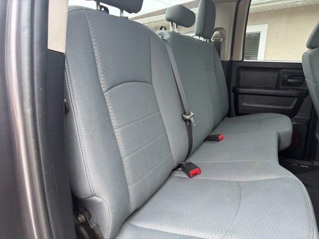 RAM 1500 4WD Quad Cab 140.5" Express 2016
