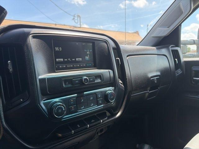 Chevrolet Silverado 3500HD 2WD Crew Cab 171.5" WB, 59.06" CA WT 2017