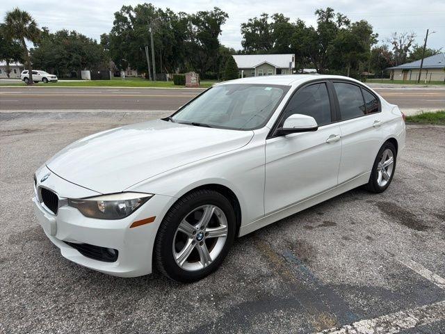 BMW 3 Series 4dr Sdn 328i RWD 2012