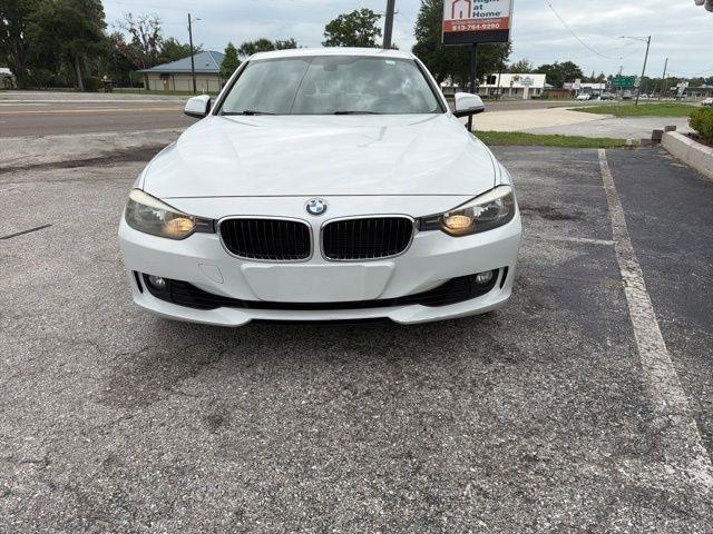 BMW 3 Series 4dr Sdn 328i RWD 2012