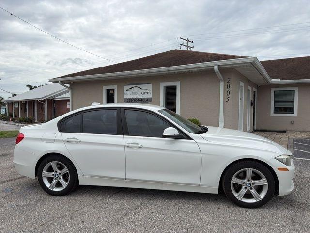 BMW 3 Series 4dr Sdn 328i RWD 2012