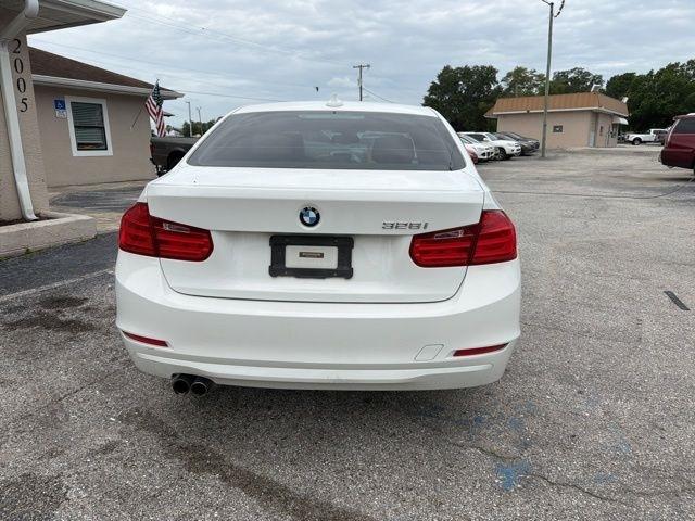 BMW 3 Series 4dr Sdn 328i RWD 2012