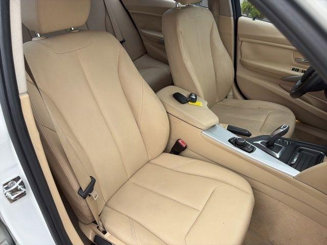 BMW 3 Series 4dr Sdn 328i RWD 2012