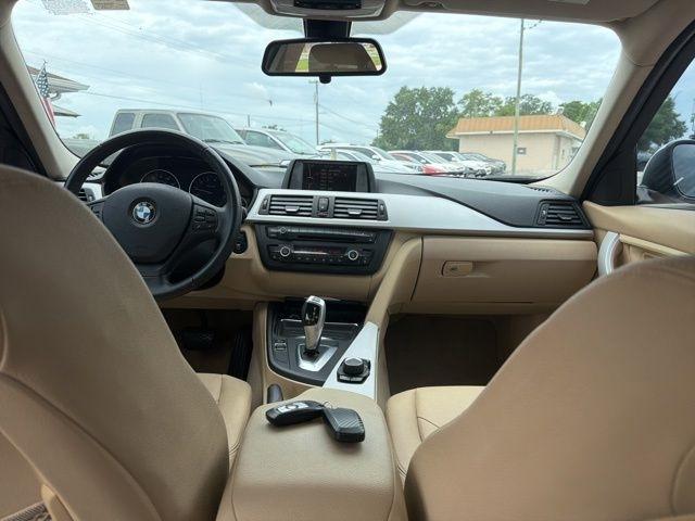 BMW 3 Series 4dr Sdn 328i RWD 2012
