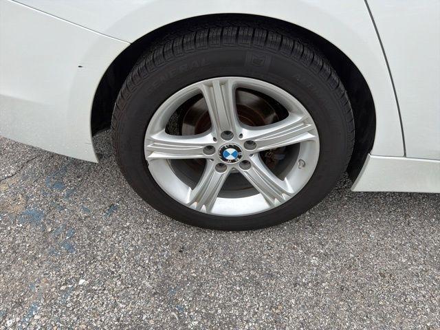 BMW 3 Series 4dr Sdn 328i RWD 2012