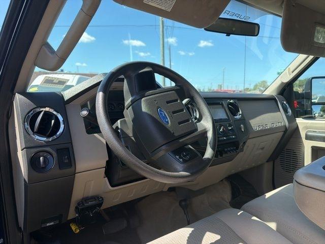 Ford Super Duty F-550 DRW 4WD Crew Cab 176" WB 60" CA Lariat 2008