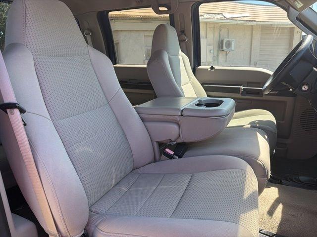 Ford Super Duty F-550 DRW 4WD Crew Cab 176" WB 60" CA Lariat 2008