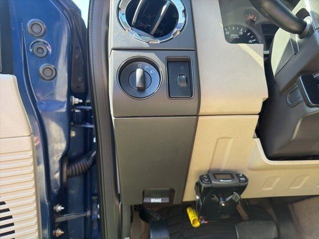 Ford Super Duty F-550 DRW 4WD Crew Cab 176" WB 60" CA Lariat 2008