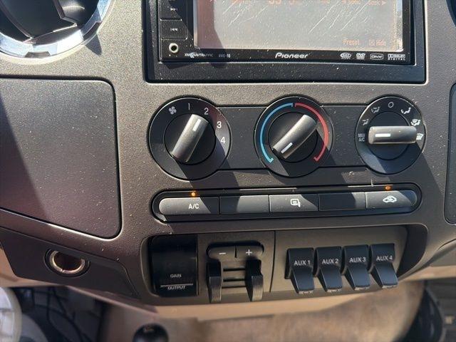 Ford Super Duty F-550 DRW 4WD Crew Cab 176" WB 60" CA Lariat 2008