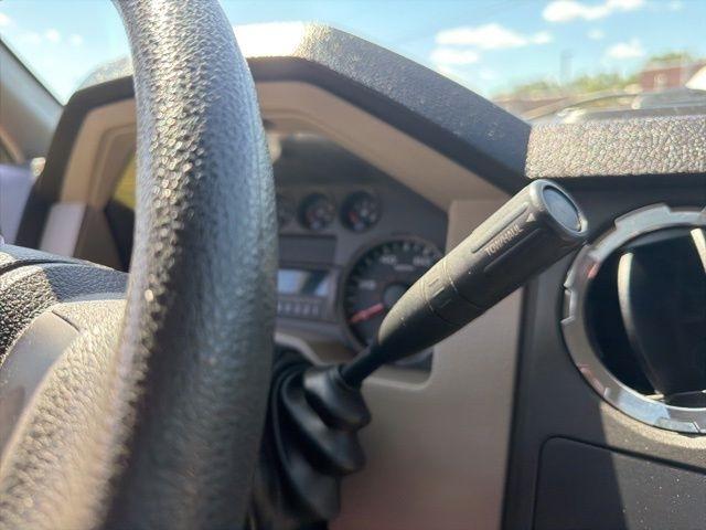 Ford Super Duty F-550 DRW 4WD Crew Cab 176" WB 60" CA Lariat 2008