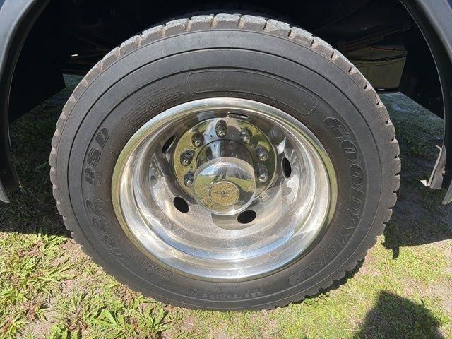 Ford Super Duty F-550 DRW 4WD Crew Cab 176" WB 60" CA Lariat 2008