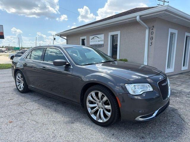 Chrysler 300 Limited RWD 2017