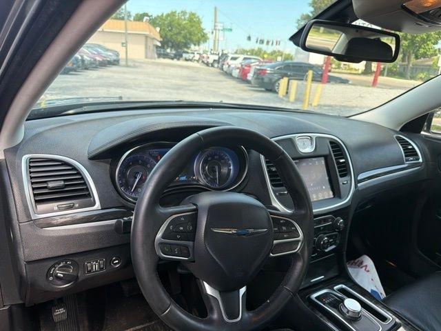 Chrysler 300 Limited RWD 2017