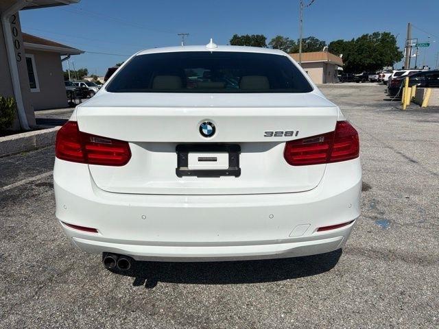 BMW 3 Series 4dr Sdn 328i RWD 2014