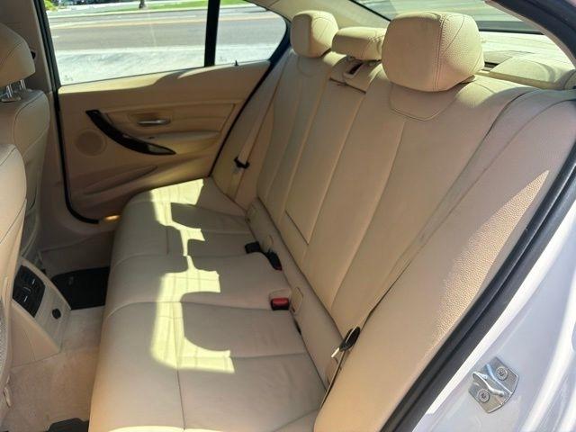 BMW 3 Series 4dr Sdn 328i RWD 2014