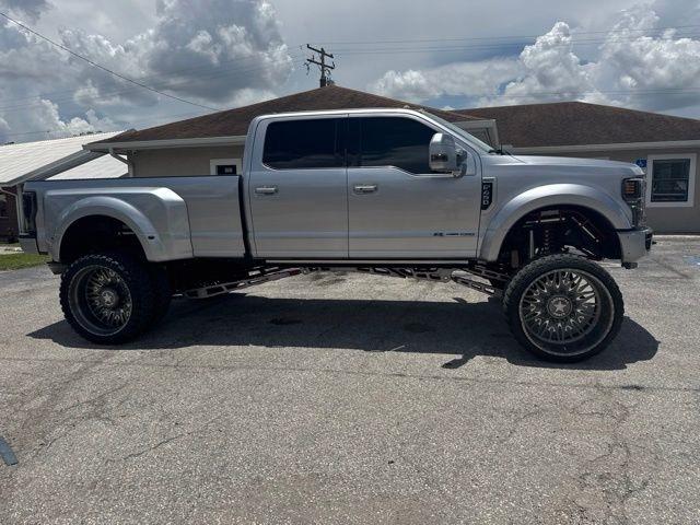 Ford Super Duty F-450 DRW King Ranch 4WD Crew Cab 8' Box 2022