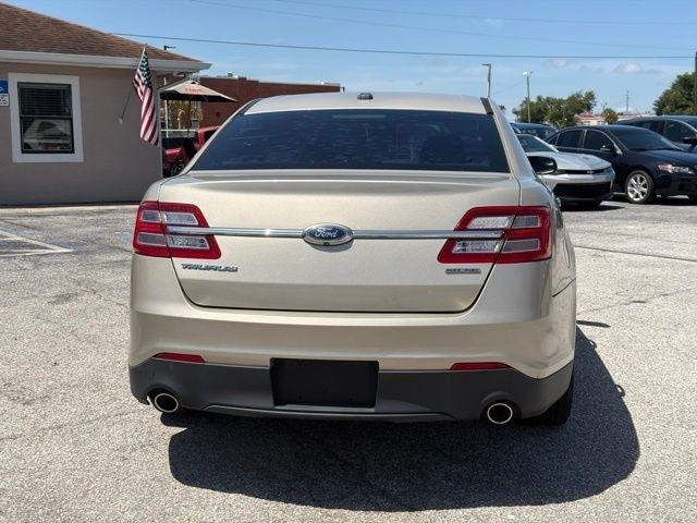 Ford Taurus SE FWD 2018
