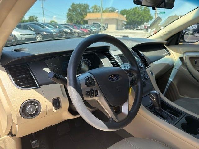Ford Taurus SE FWD 2018