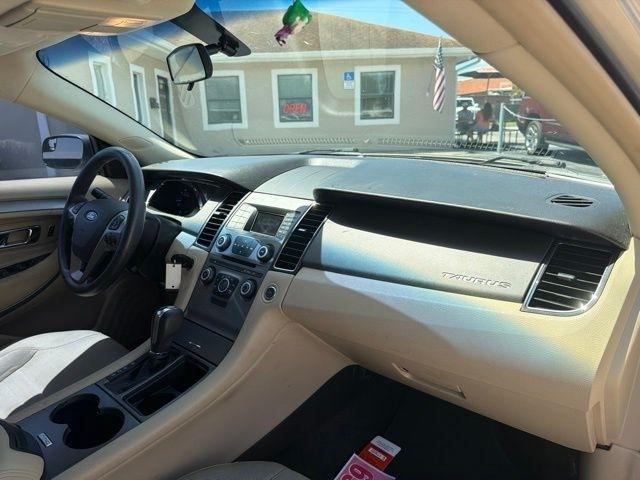 Ford Taurus SE FWD 2018
