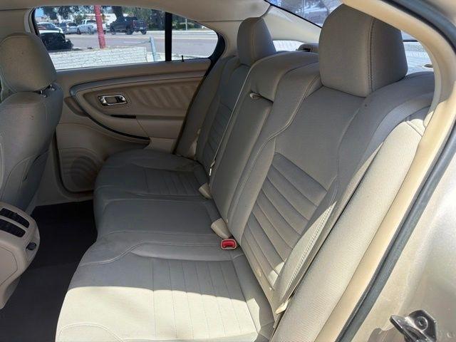 Ford Taurus SE FWD 2018