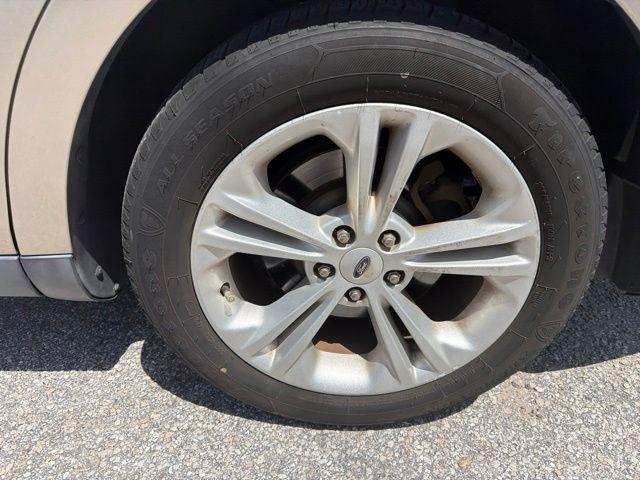 Ford Taurus SE FWD 2018
