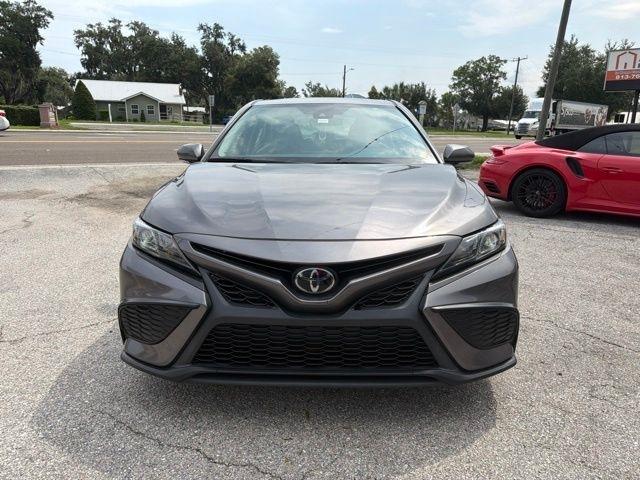 Toyota Camry Hybrid SE Nightshade CVT (Natl) 2023