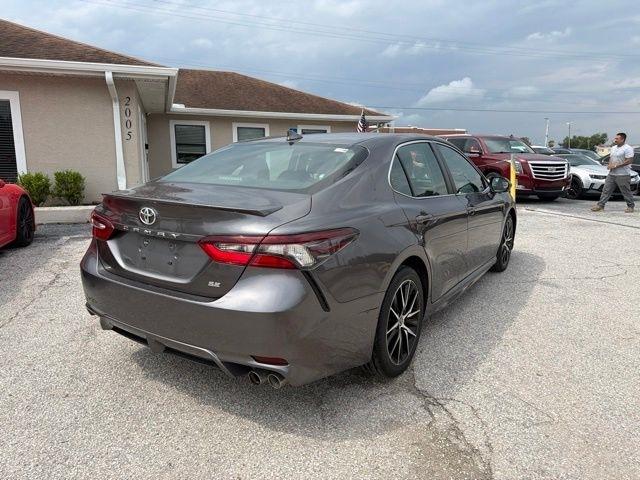 Toyota Camry Hybrid SE Nightshade CVT (Natl) 2023