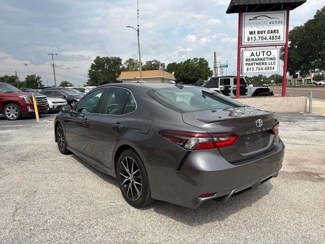 Toyota Camry Hybrid SE Nightshade CVT (Natl) 2023