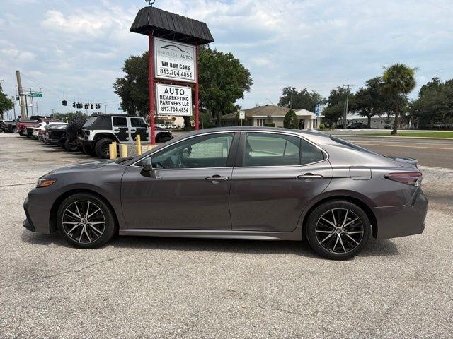Toyota Camry Hybrid SE Nightshade CVT (Natl) 2023