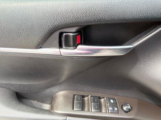 Toyota Camry Hybrid SE Nightshade CVT (Natl) 2023