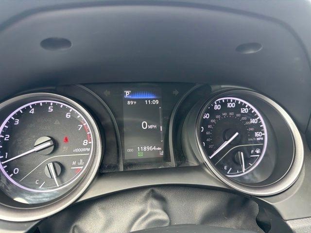 Toyota Camry Hybrid SE Nightshade CVT (Natl) 2023