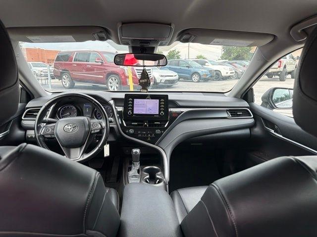 Toyota Camry Hybrid SE Nightshade CVT (Natl) 2023