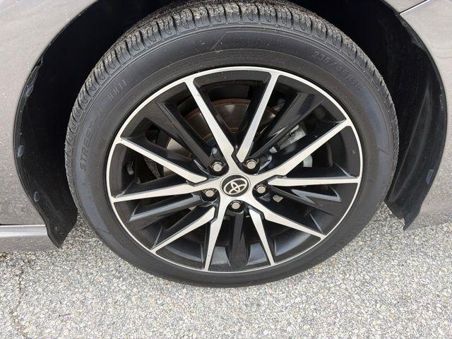 Toyota Camry Hybrid SE Nightshade CVT (Natl) 2023