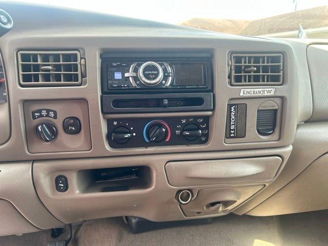 Ford Super Duty F-350 DRW Crew Cab 172" King Ranch 4WD 2004