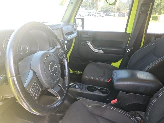Jeep Wrangler Unlimited 4WD 4dr Sahara 2016