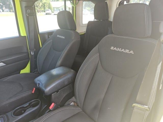 Jeep Wrangler Unlimited 4WD 4dr Sahara 2016
