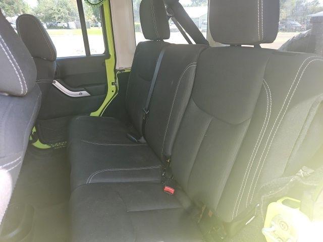 Jeep Wrangler Unlimited 4WD 4dr Sahara 2016