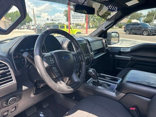 Ford F-150 2WD SuperCrew 157" Lariat 2016