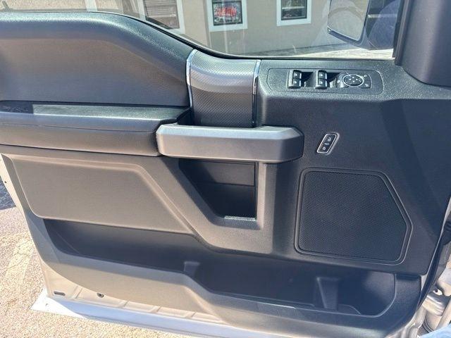 Ford F-150 2WD SuperCrew 157" Lariat 2016