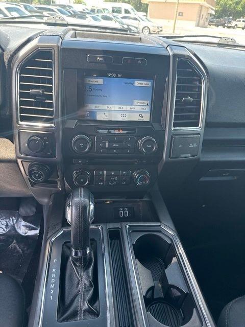 Ford F-150 2WD SuperCrew 157" Lariat 2016