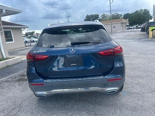 Mercedes-Benz GLA GLA 250 SUV 2021