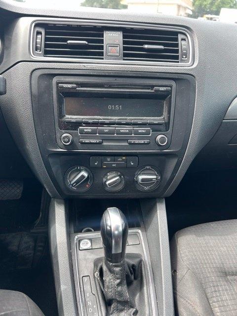 Volkswagen Jetta Sedan 4dr Auto 1.8T SE 2015