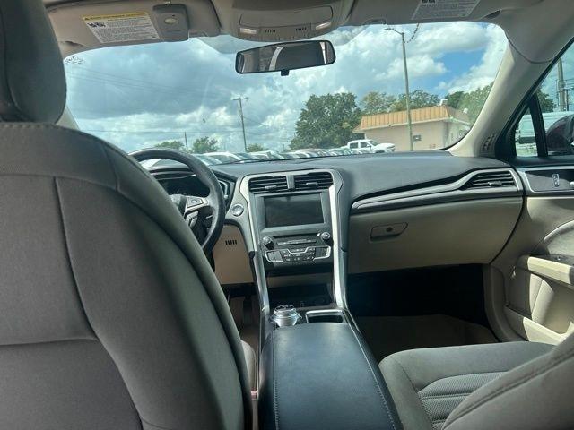 Ford Fusion SE FWD 2017