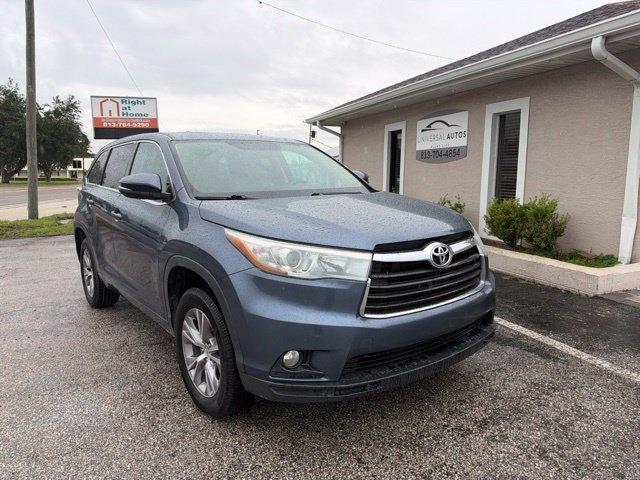 Toyota Highlander FWD 4dr V6 LE (Natl) 2016