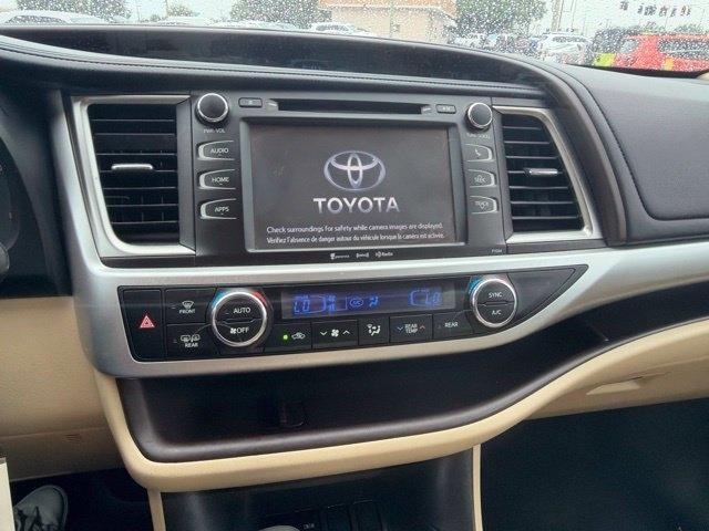 Toyota Highlander FWD 4dr V6 LE (Natl) 2016