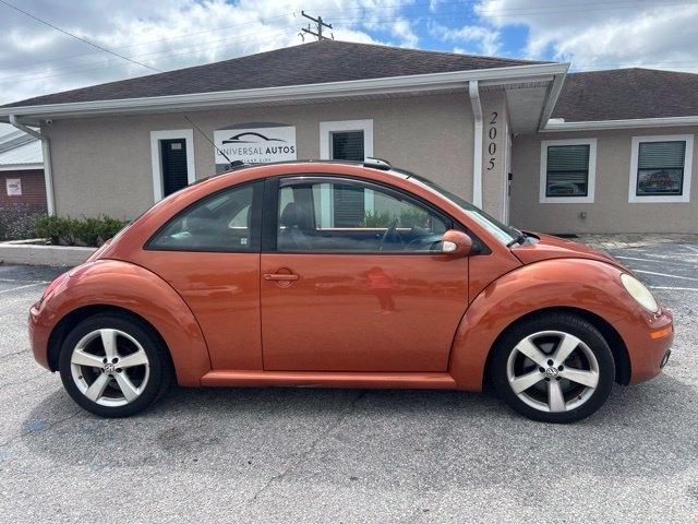 Volkswagen New Beetle Coupe 2dr Manual PZEV 2010