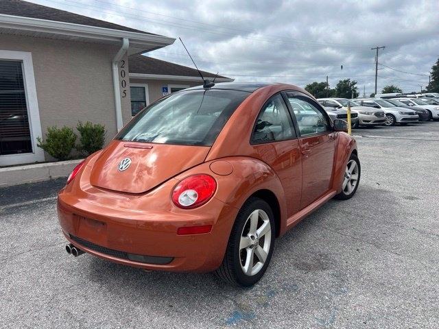 Volkswagen New Beetle Coupe 2dr Manual PZEV 2010