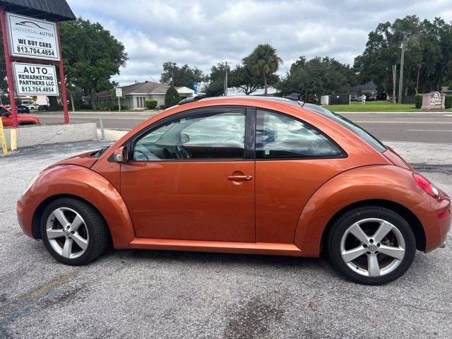 Volkswagen New Beetle Coupe 2dr Manual PZEV 2010