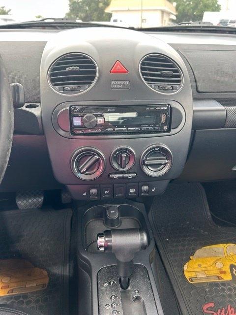 Volkswagen New Beetle Coupe 2dr Manual PZEV 2010