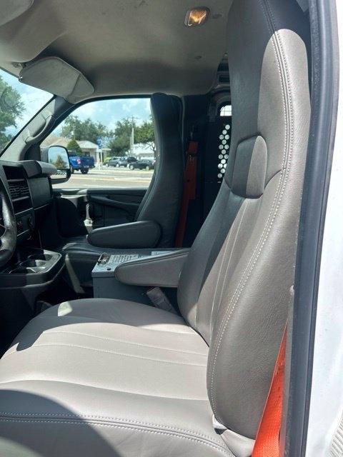 Chevrolet Express Cargo Van RWD 2500 135" 2015